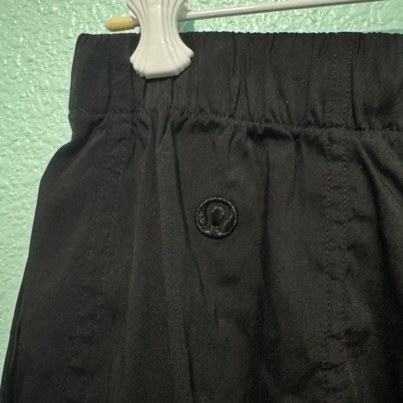 Lululemon Lightweight Adjustable Mid-Rise Cargo Pant - Picture 5 of 6